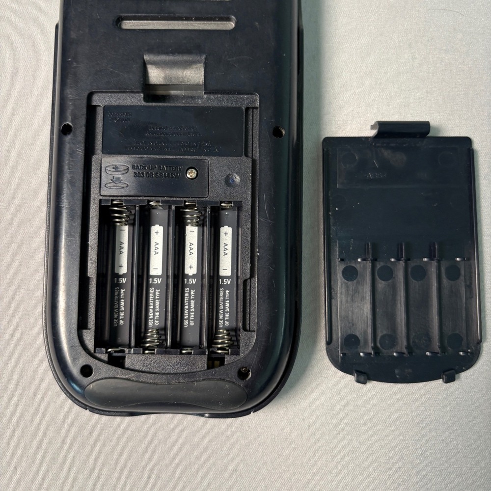 Texas Instruments TI-84 Plus Graphing Calculator Black Silver with Cover P-0413R - Picture 5 of 8